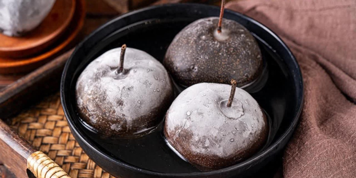 东北冻梨酸甜冰凉，为啥普通梨黄它却黑?