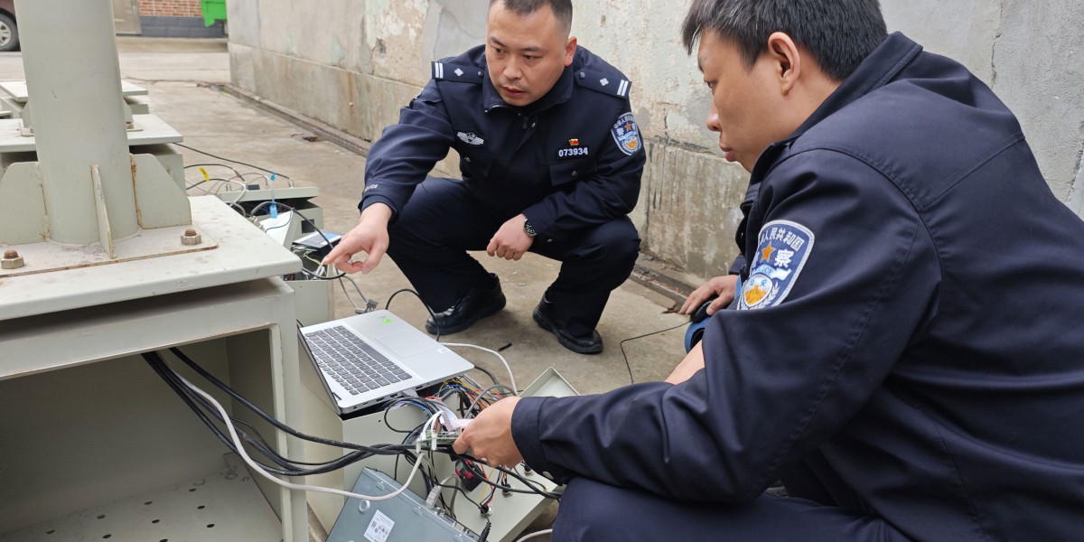 运维人员勾结三方，篡改参数压低扬尘数值欲逃避监管被抓