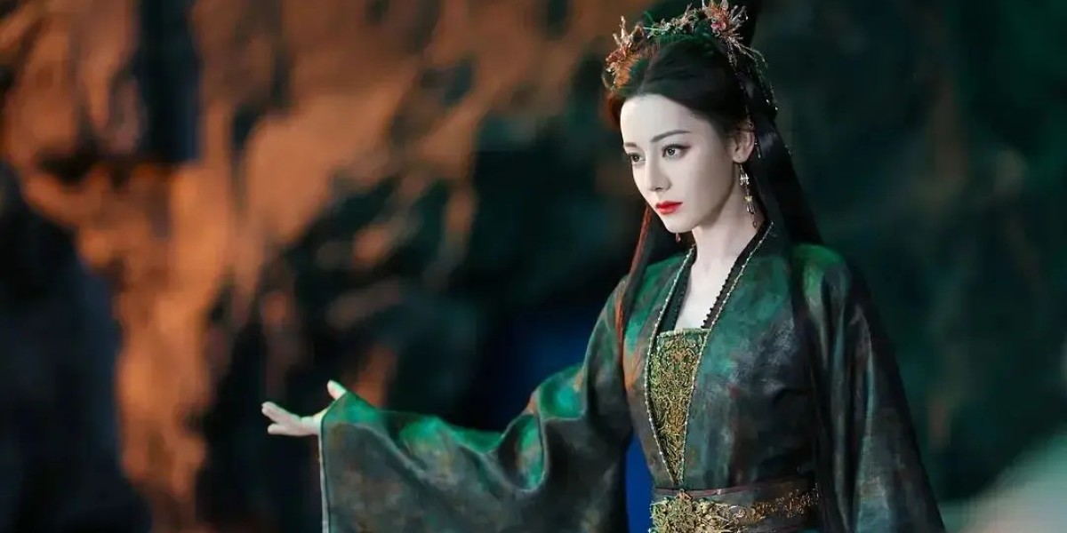 33岁的迪丽热巴，被高估了吗?