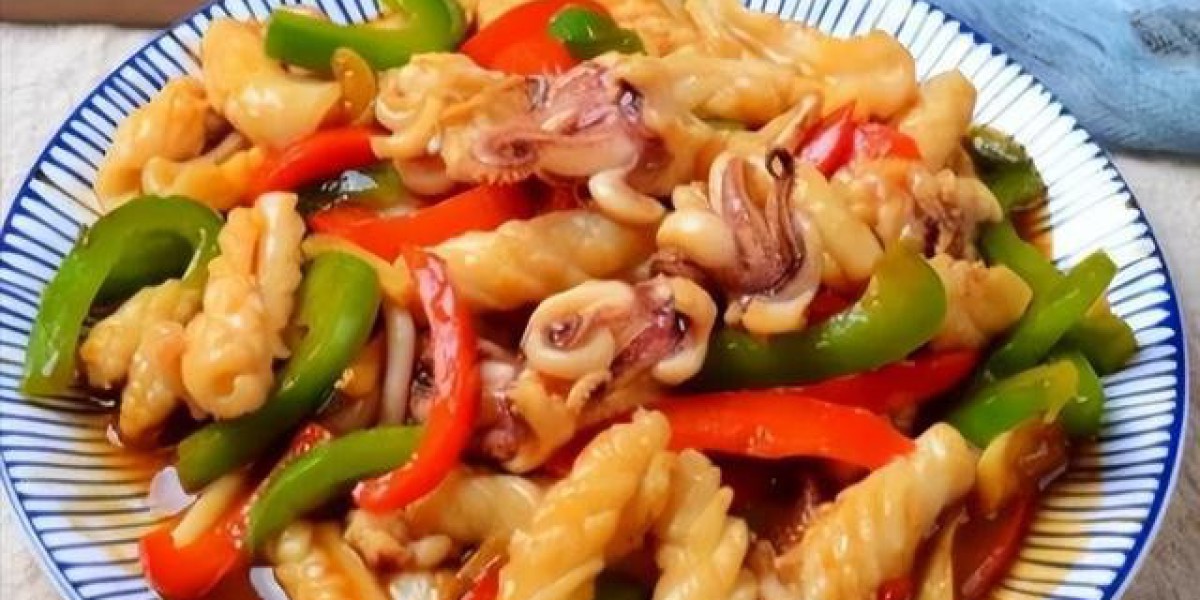 爆炒鱿鱼，是一道美味可口、营养丰富的家常菜肴