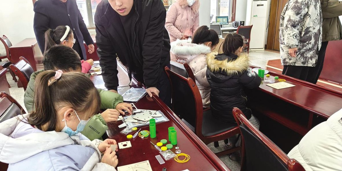 幸国里社区：开设科普实验课