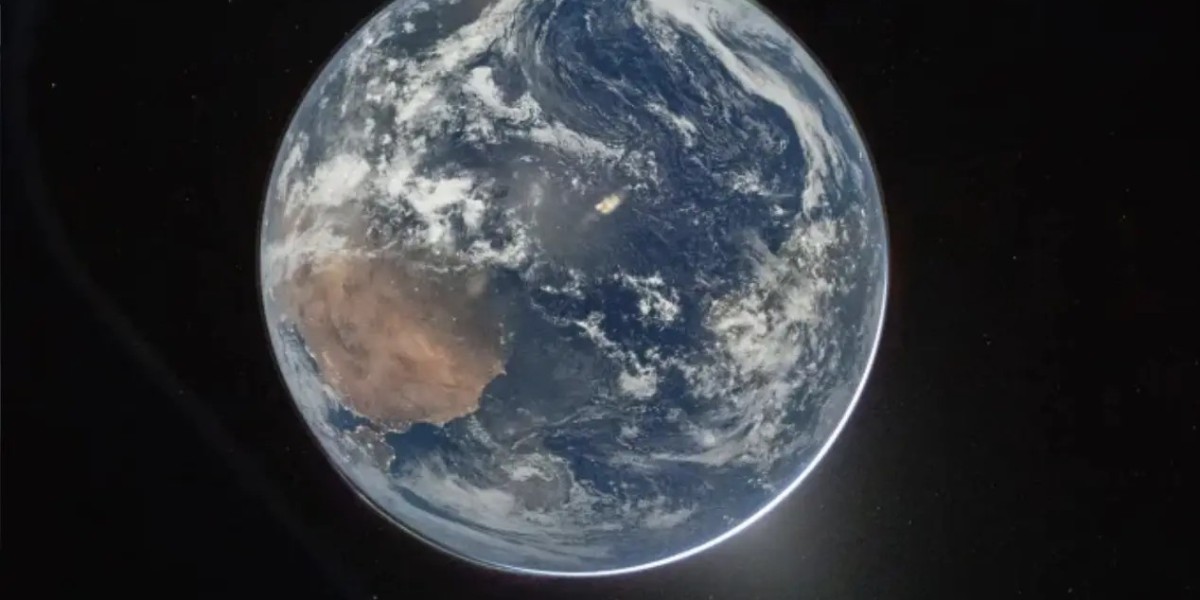 NASA 公布了首批震撼地球影像：由阿尔忒弥斯2号宇航员用平板拍摄