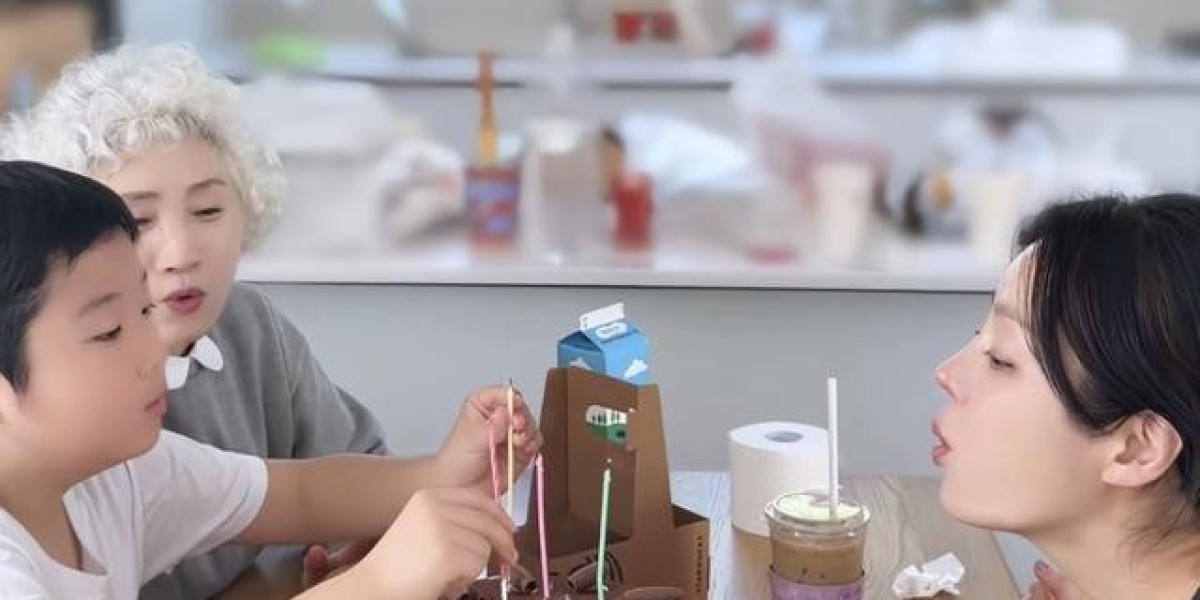 蔡琳47岁生日，祖孙三代一起过，多年独自扶养儿子没怨言，好励志