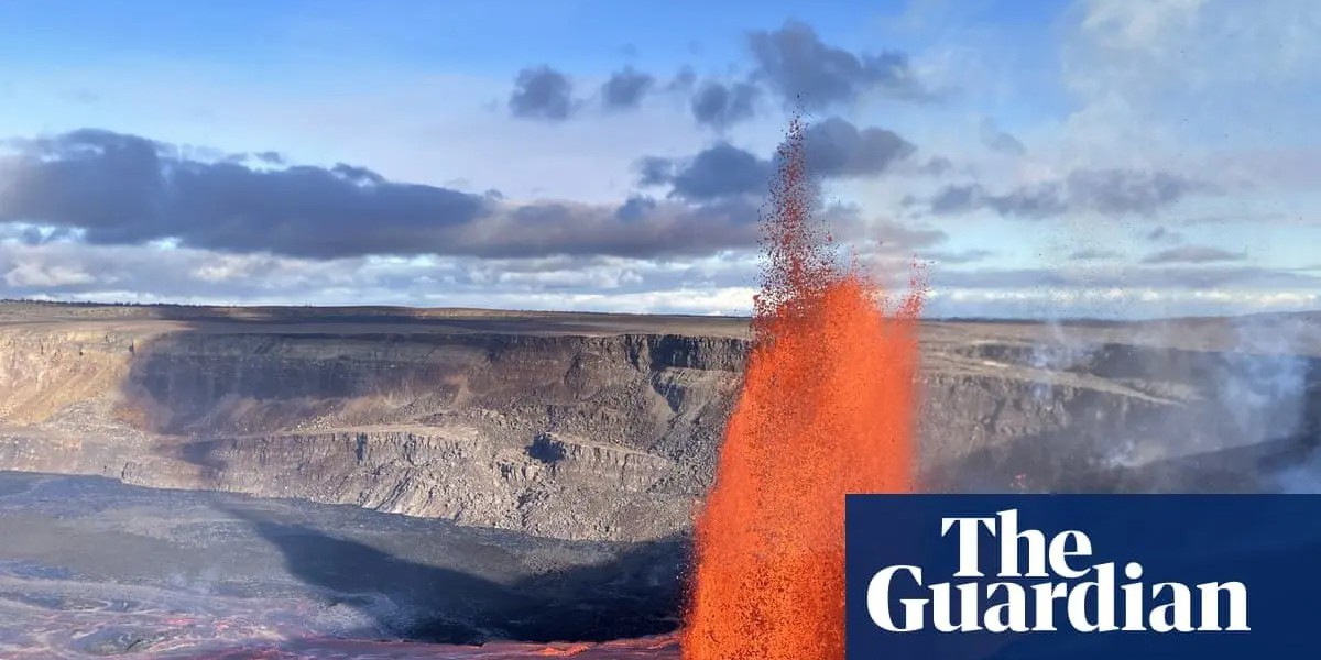 200米岩浆直冲云霄!夏威夷火山猛烈爆发，足球大碎石从天而降