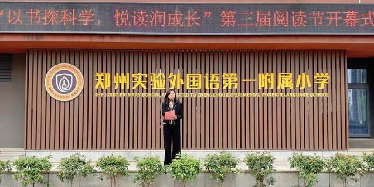 小学生们捧着科普书做实验，这所学校阅读节如何点亮科学梦想?
