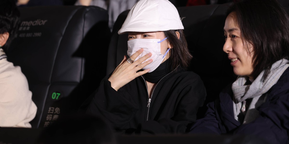 周冬雨赞马思纯新片《我的妈耶》：我太了解马姐了，电影让我看到了不一样的她