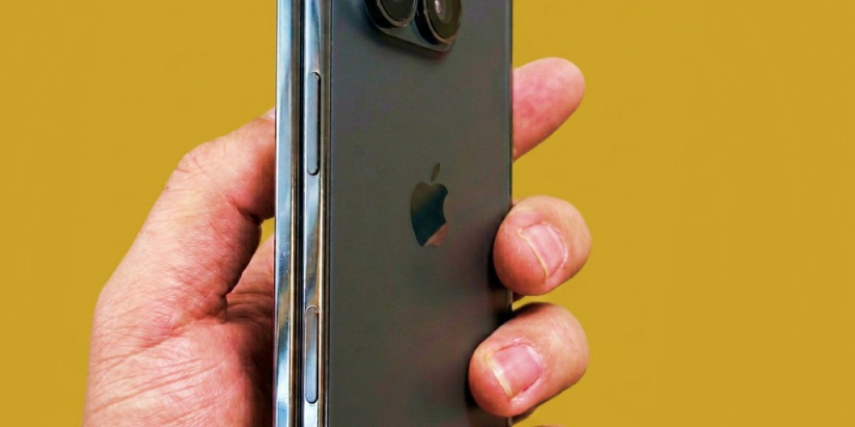 iPhone Ultra折叠屏“最终”设计曝光：Touch ID回归，音量键居然在这...