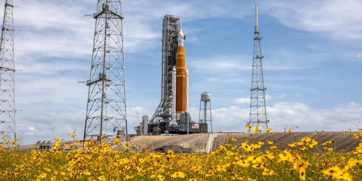 50多年来首次 美国载人绕月任务成功 进入预定轨道太阳翼已顺利展开