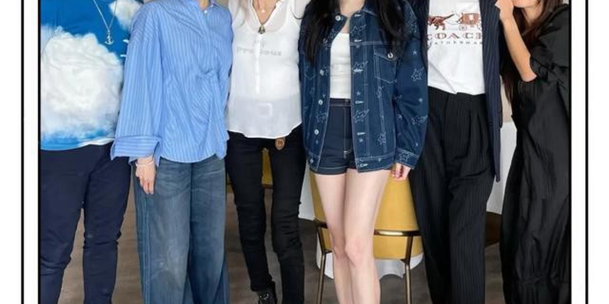 工藤静香带着二女儿木村光希与邱淑贞、沈月聚会!