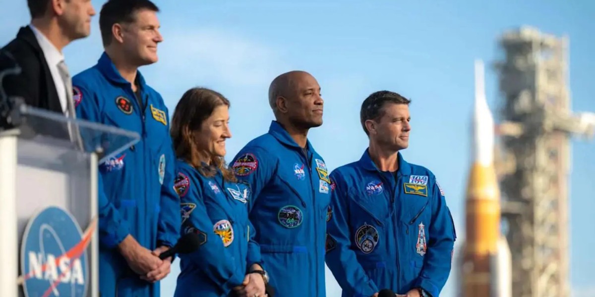 人类50多年后重返月球轨道:美“阿尔忒弥斯二号”发射成功，宇航员出发前给女儿留遗嘱