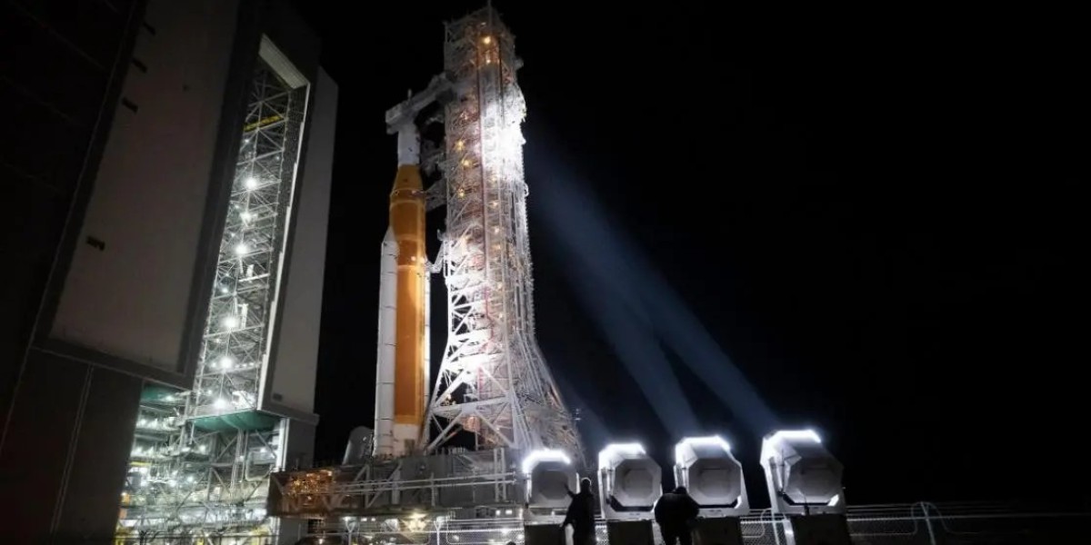 载人绕月飞船发射成功：返航要经受近3000℃灼烧，为何出征时不会