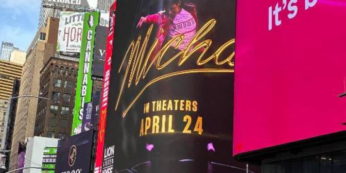 流行之王归来时：迈克尔杰克逊巨幅海报席卷纽约!