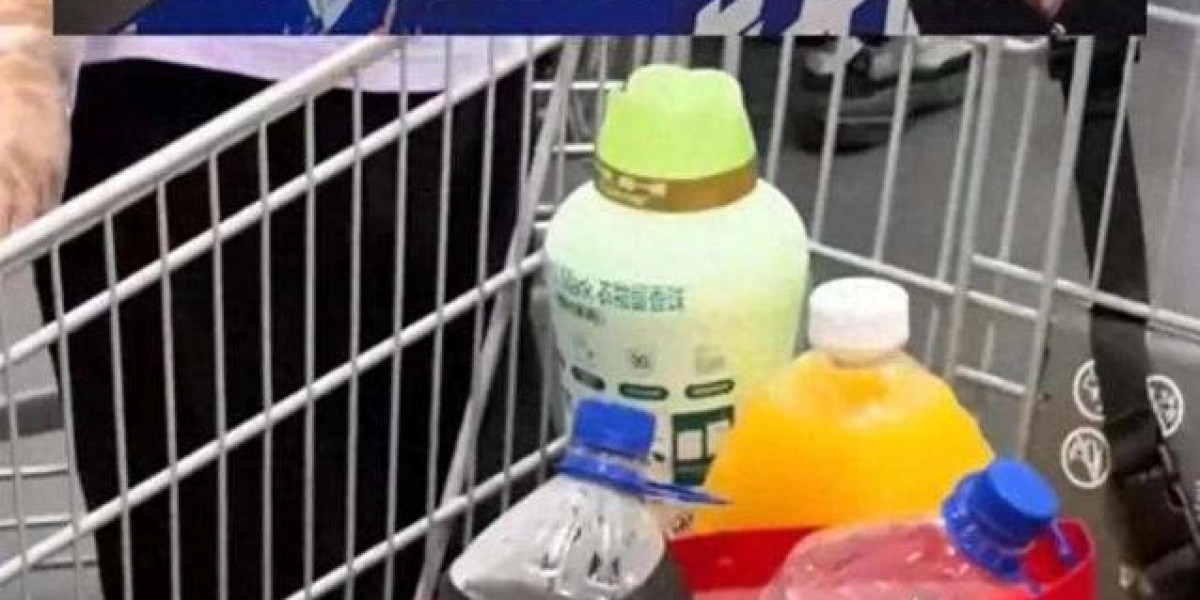 上海山姆店中年女子带多空瓶接免费饮料，少年旁观后竟呆住不语?