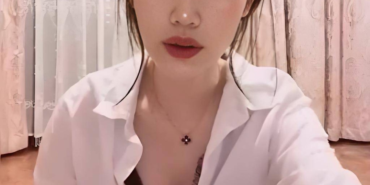 马蓉频繁直播哭穷：5000万几年花光!从宝强前妻到超市打工，值得同情吗?