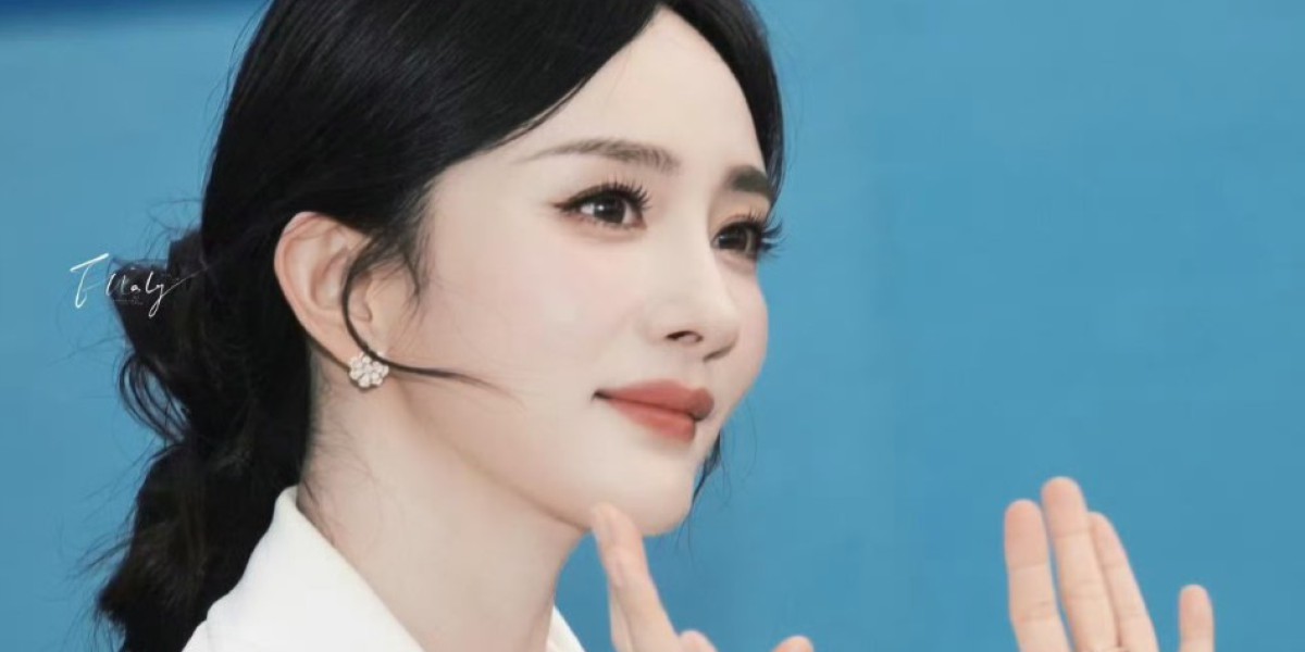 原来尼格买提惊讶张大了嘴，是被杨幂现场的人气惊到了。