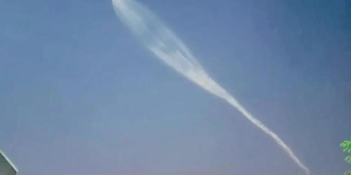 河南夜空突现神秘发光水母云，到底是不是外星人降临了?