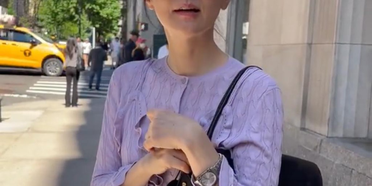 韩流女神李英爱纽约街头追问“张凌赫很有名吗”?当晚两人就同框看秀