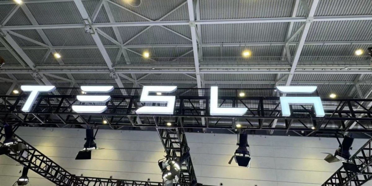 特斯拉推出全新购车“轻松贷”服务：Model 3 首付 5.59 万元起