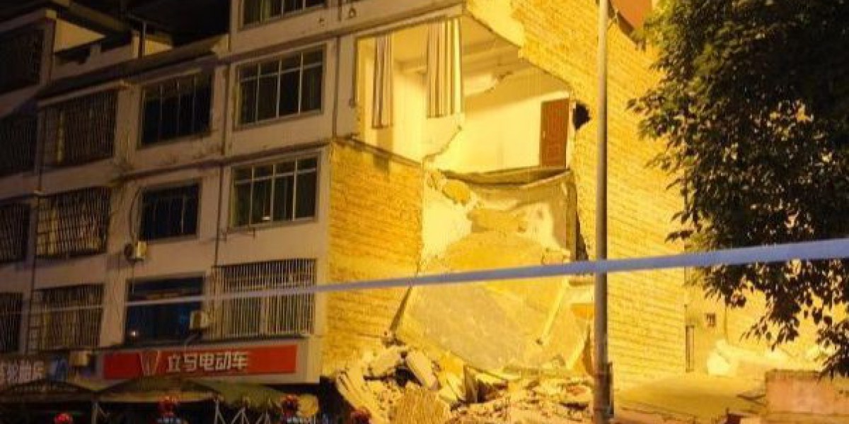 直击柳州地震丨柳州市民回忆地震时“轰隆一下就塌了!”