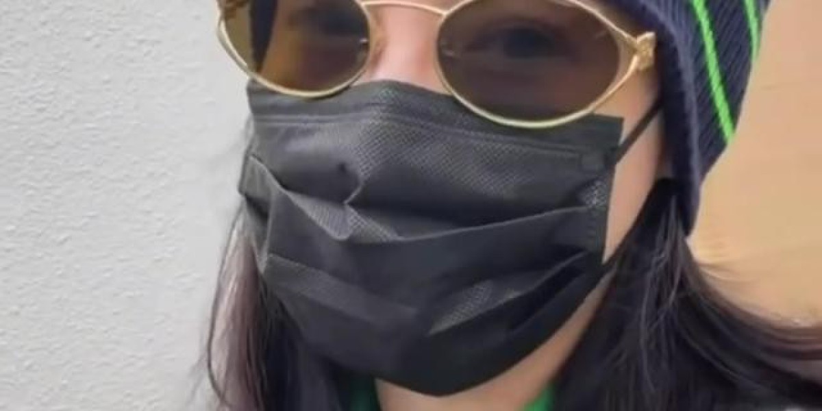 张柏芝为二儿子庆生，16岁小Q好懂事，扣自己利是钱送妈妈礼物