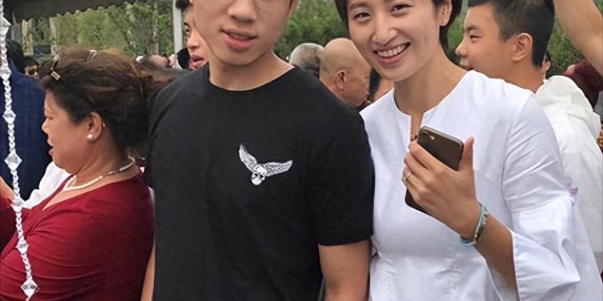 岳父是高管，岳母开公司，娶了乒乓冠军的许昕，在上海儿女双全