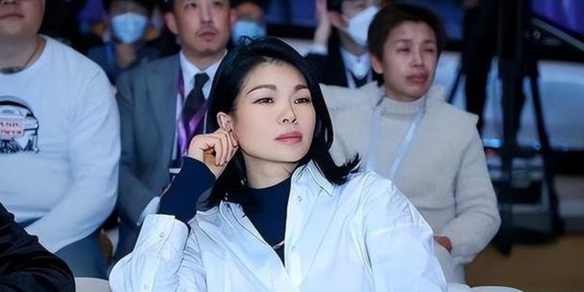 名模吕燕婚后状态反差大，63岁法国丈夫尽显老态，竟还嫌她胖?