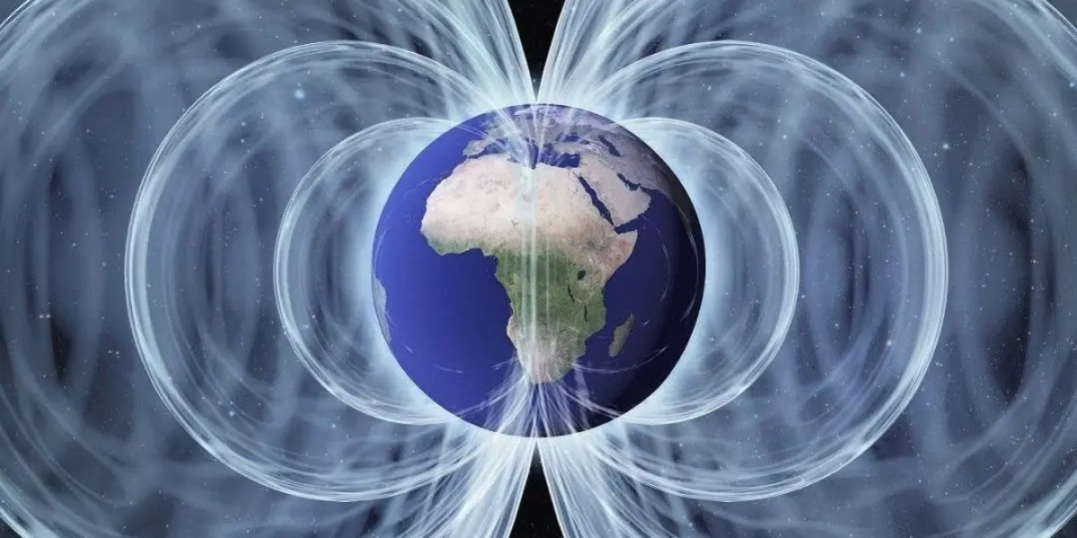 欧洲科学家发现，全球磁场强度已下降9%，地球或会走上火星老路?