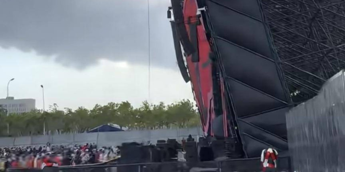 泡泡岛音乐节突遭强风舞台严重倾斜，主办方回应：调整演出并开通退票